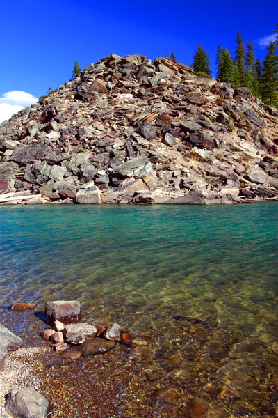 Nádherné morénové jezero v Kanadě — Stock fotografie