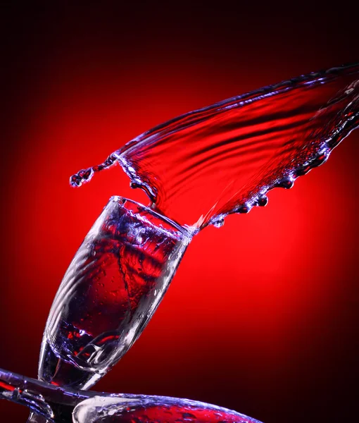 Água e copos — Fotografia de Stock