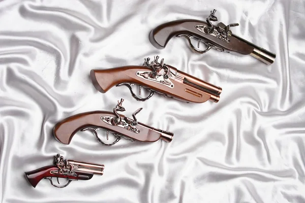 Suvenirantikke pistoler – stockfoto