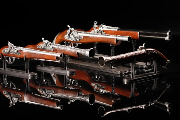 Pistolas antiguas de recuerdo —  Fotos de Stock