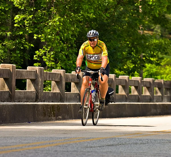 ジョージア州の間で自転車に乗る — ストック写真