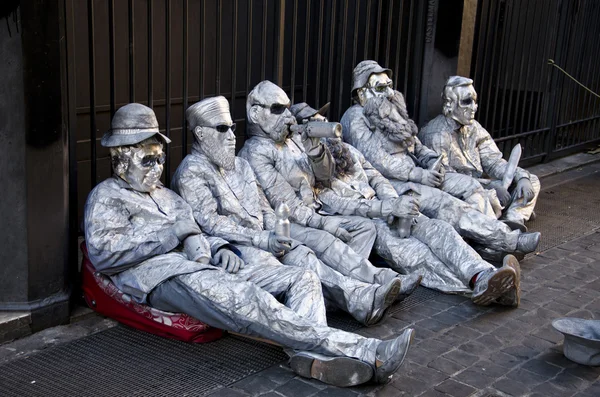 Группа уличных артистов на улице в Риме, Италия — стоковое фото