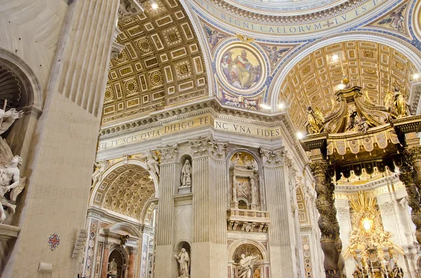 Собор святого Петра у Ватикані — стокове фото