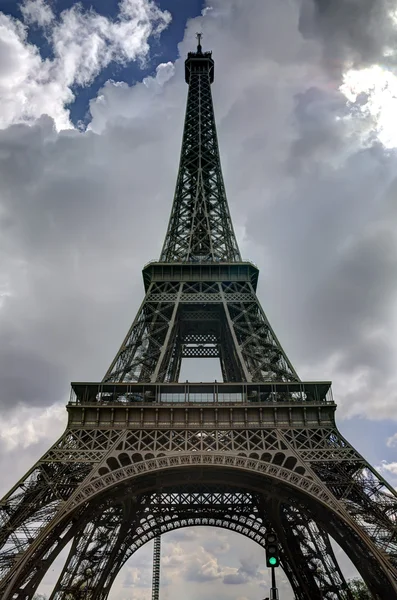Torre Eiffel en París — Foto de Stock