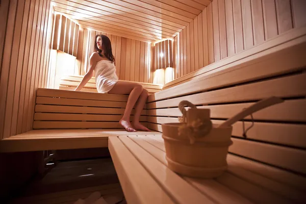 Girl in the sauna — Stock Photo, Image