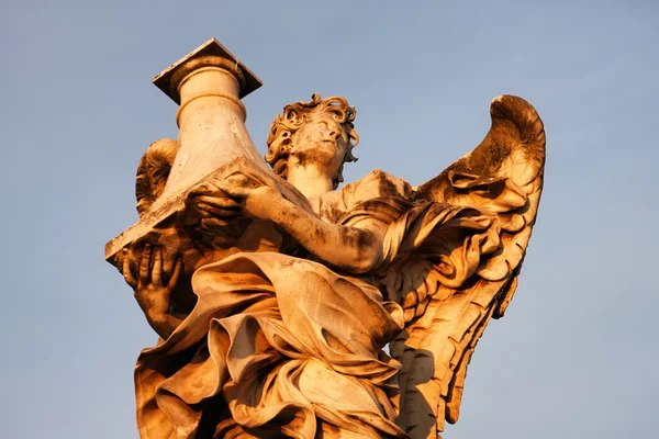 Памятник на мосту Сан-Анджело в Риме — стоковое фото