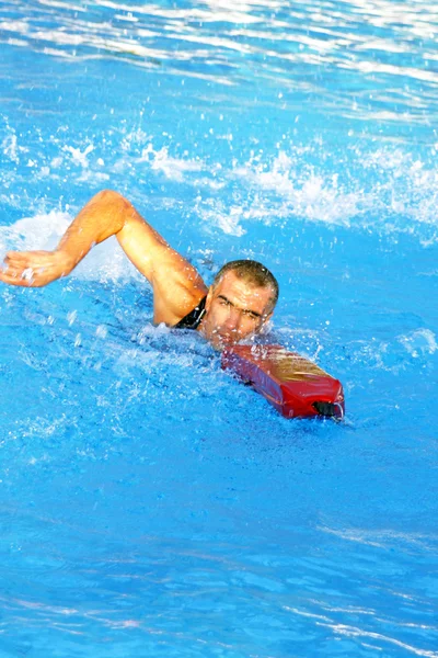 Poserar badvakt — Stockfoto