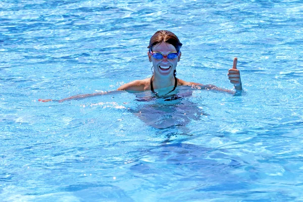 Nuotare sorriso e OK — Foto Stock