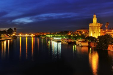 Guadalquivir Nehri ve torre del oro, Sevilla, İspanya-n