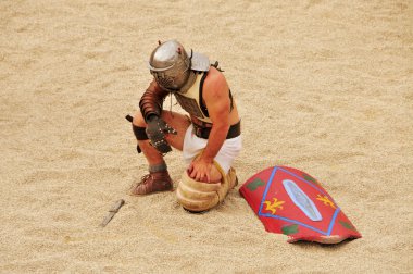 gladyatör mücadele içinde Roma amfi tiyatro-Tarragona, İspanya
