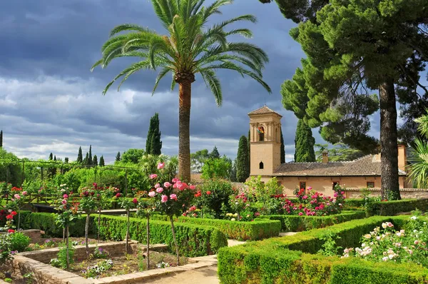 Ogrodów Alhambry w Granadzie, Hiszpania — Zdjęcie stockowe