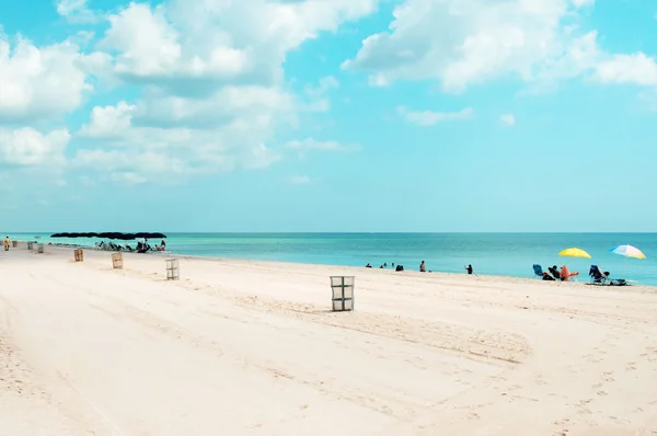 Sunny isles beach — Stockfoto