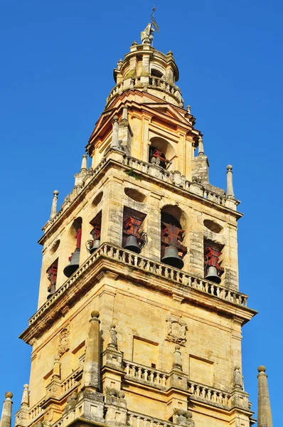 教堂的钟塔吗?西班牙科尔多瓦的清真寺 — 图库照片