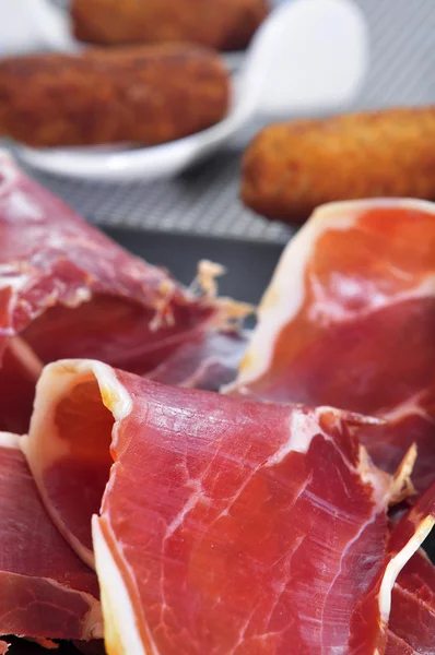 Serrano ham and croquettes — Stock Photo, Image