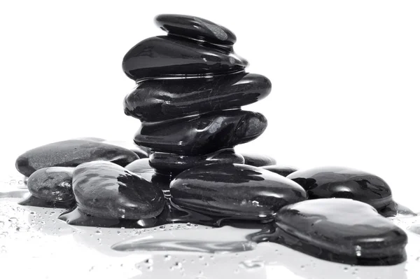 Збалансовані чорні дзен-камені — стокове фото