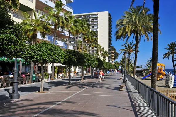 Aan de kust op venus beach, Marbella, Spanje — Stockfoto