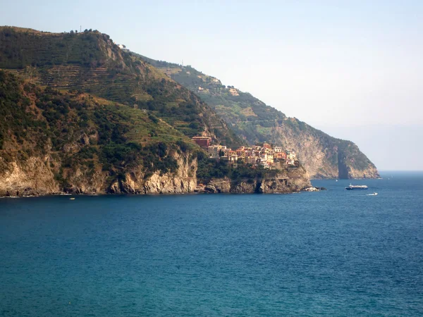 Pueblo en la costa italiana —  Fotos de Stock