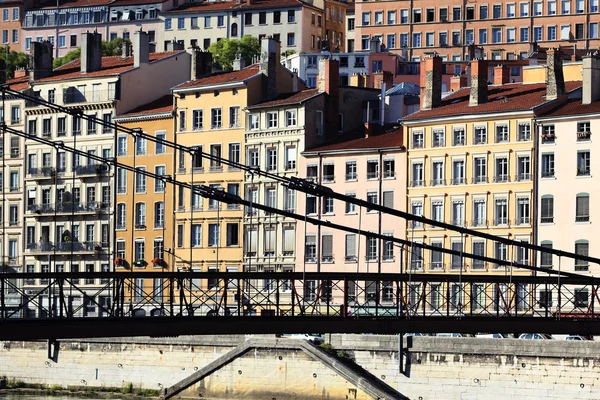 Lyon y pasarela — Foto de Stock