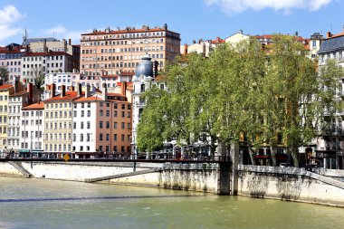 lyon kentinde renkli binalar