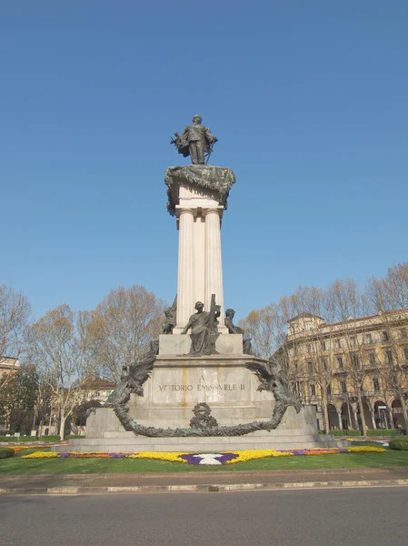 Статуя Вітторіо Емануеле Ii — стокове фото