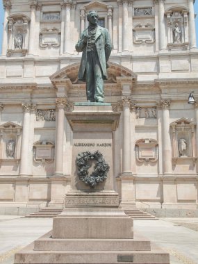 Manzoni heykeli, milan