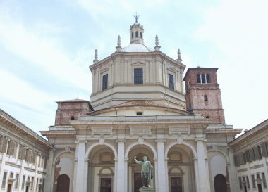 San lorenzo Kilisesi, milan