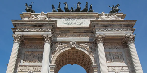 Arco della 步伐，米兰 — 图库照片