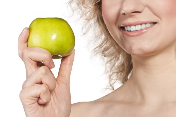 Sağlıklı dişler ve yeşil elma. stüdyo çekimi — Stok fotoğraf