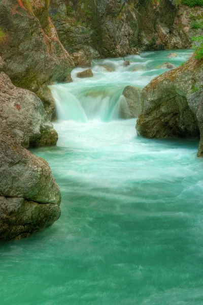 Tolminka alpine Fluss in Slowenien, Mitteleuropa — Stockfoto