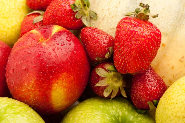 stock image Peach and strawberries