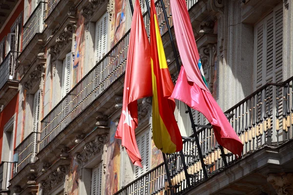 Detalle de una fachada decorada en el Palza Mayor, Madrid, España . — Foto de Stock