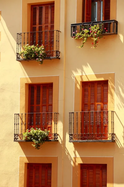Fassade eines Hauses in Toledo, Spanien — Stockfoto