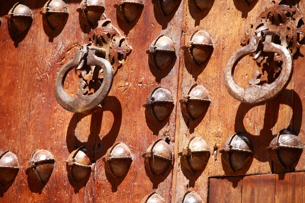 Antika trä brun dörrlås — Stockfoto
