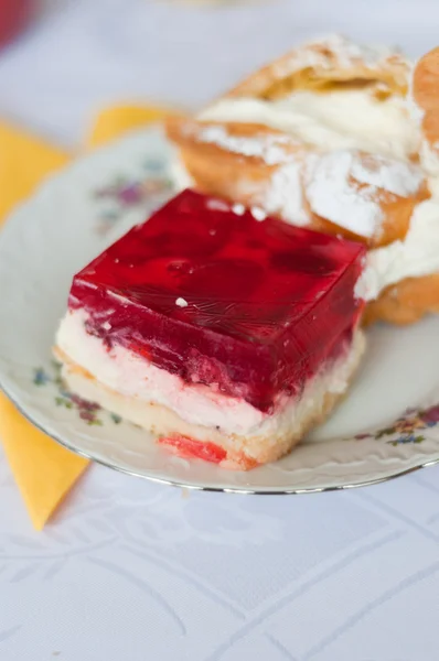 Cake with jelly — Stock Photo, Image