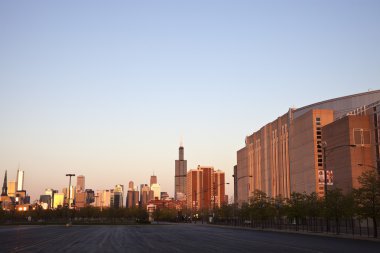 Getting dark in Chicago clipart