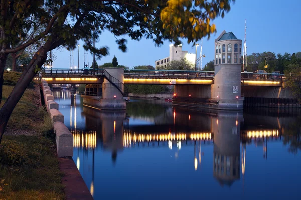 Міст на річці Мілуокі — стокове фото