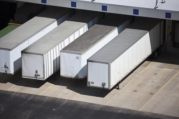 Loading docks and the trailers — Stock Photo, Image