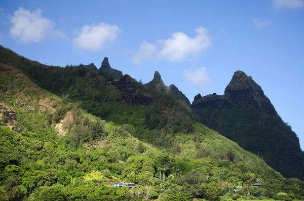 sabah gölgeler haena plaj dağlar ve bungalov, north shore, kauai üzerinde