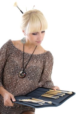 kadın ressam Boya fırçaları ile