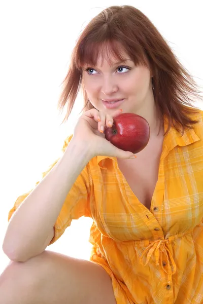 Ung attraktiv kvinna med rött äpple — Stockfoto