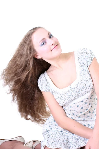 Дівчина з довгим вітряним волоссям — стокове фото