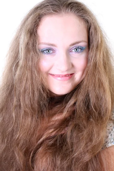Uzun saçlı mavi gözlü bir kız portresi — Stok fotoğraf