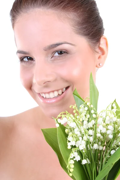 Jovem bela mulher saudável com flores — Fotografia de Stock