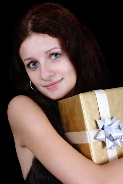 女孩与礼物的肖像 — 图库照片