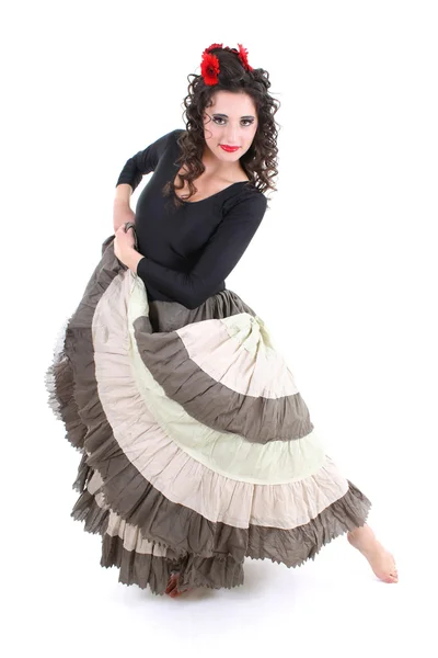 Atraktivní žena v dlouhé sukni, tanec — Stock fotografie