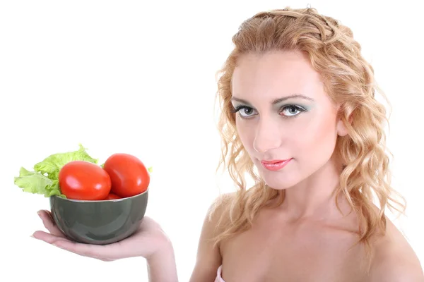 Yeşil salata domates bir genç kızla — Stok fotoğraf
