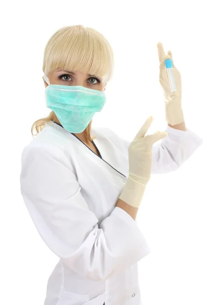 Doutor mulher máscara sobre branco — Fotografia de Stock