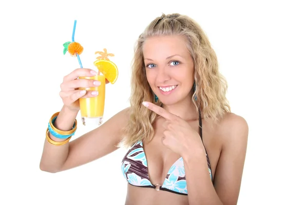 鲜榨果汁的玻璃的年轻女人 — 图库照片