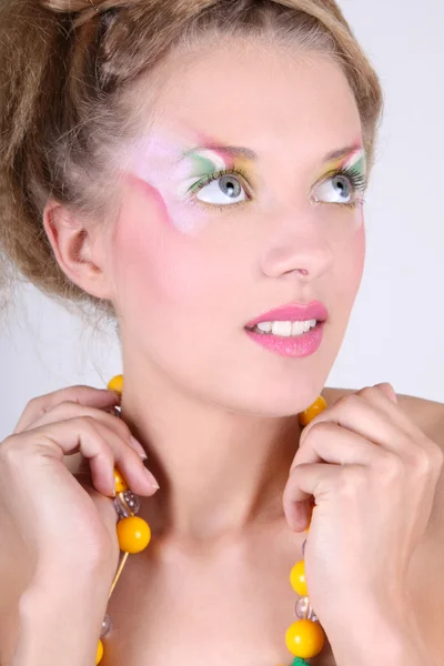 Ritratto di Close-up della donna con make-up creativo — Foto Stock