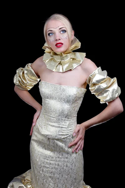 Schöne Frau in goldenen venezianischen Kleid — Stockfoto